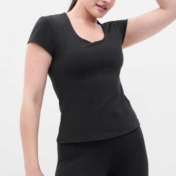 GapFit Studio Fitted Support T-Shirt - Picture 5 of 5